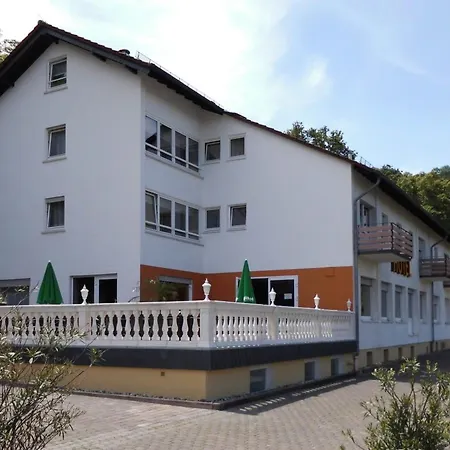 伯格酒店 3*